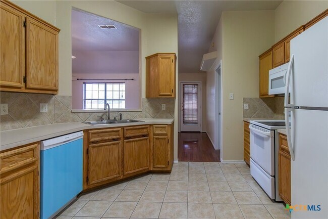Building Photo - 5505 Gunnison Dr