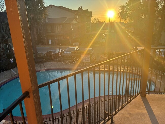 Building Photo - 2121 Hepburn St