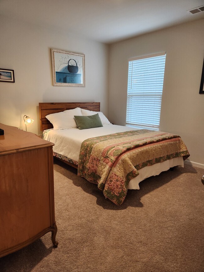 Building Photo - 752 Flowering Br Ave