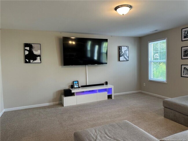 Building Photo - 51 Pomeranian St