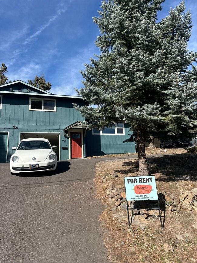 Building Photo - 928 NW Portland Ave