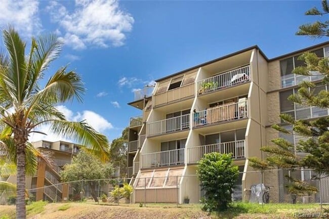 Building Photo - 2br 1bath 2pkg unit at Valleyview Melemanu!