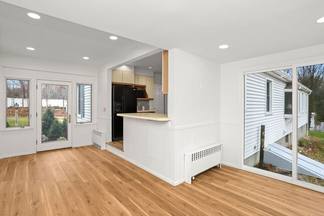 Building Photo - 148 Old Mill Rd