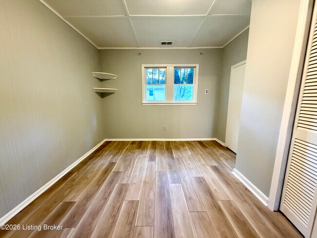 Building Photo - 406 Evergreen Rd