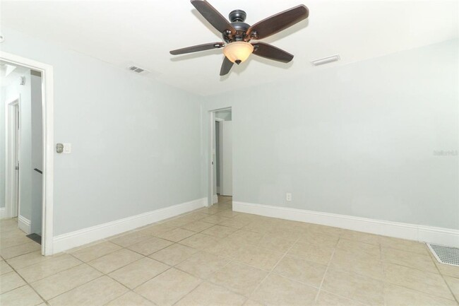 Building Photo - 749 S Ridgewood Ave