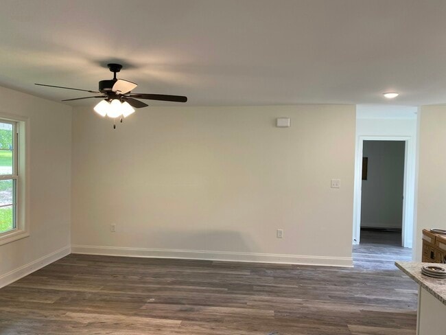 Building Photo - 18 Carney Ln