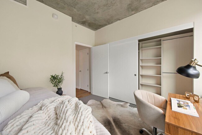 Building Photo - 2 Bed/2 Bath Luxury Condo at The Bond