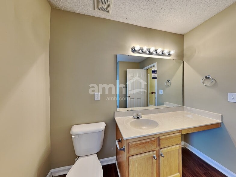 Building Photo - 211 Coalyard Dr