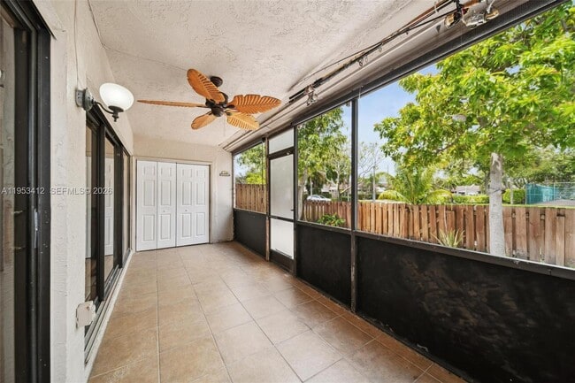 Building Photo - 4949 E Lakes Dr