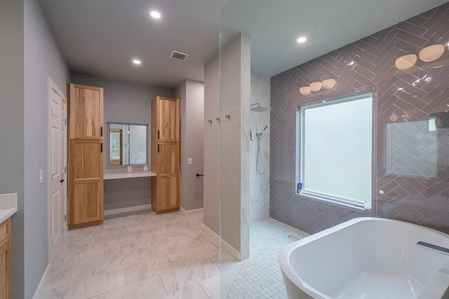 Building Photo - 8514 Racine Trail