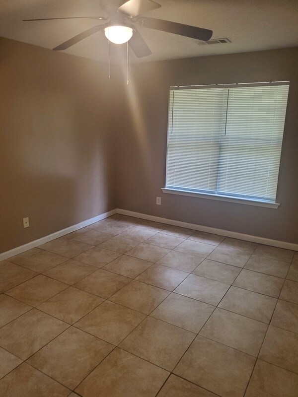Building Photo - 6227 Dorsett Shoals Rd