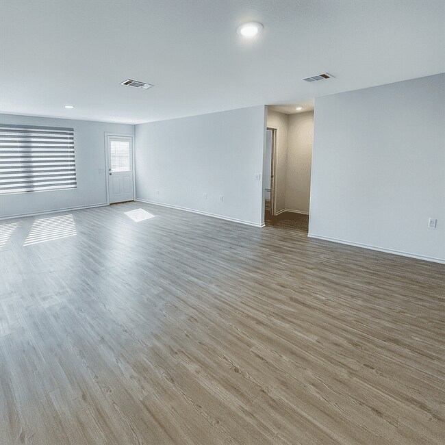 Building Photo - 514 Primrose Ln