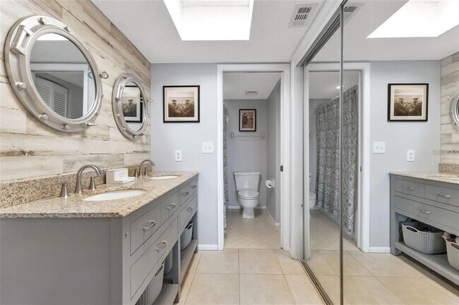 Building Photo - 14459 River Beach Dr