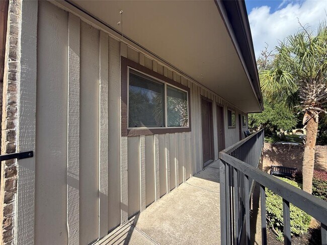 Building Photo - 1530 Heights Blvd