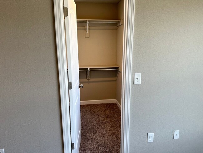 Building Photo - 3 Bed Townhome in Grain Valley