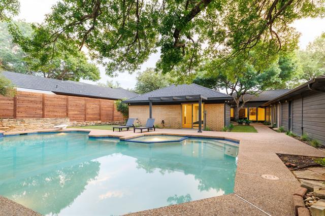 Building Photo - 9415 Hill View Dr
