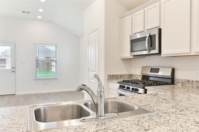 Building Photo - 2614 Chestnut Oak Cir