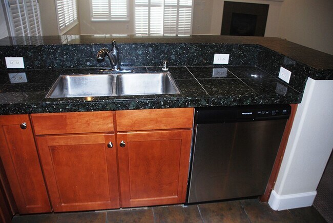 Building Photo - Newly Updated Single Story 4 BR + Office, 2.5 Bath and 3 Car