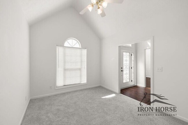 Building Photo - 379 Beech Hollow Trail SW