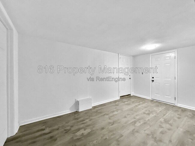 Building Photo - 16007 East 35th St S