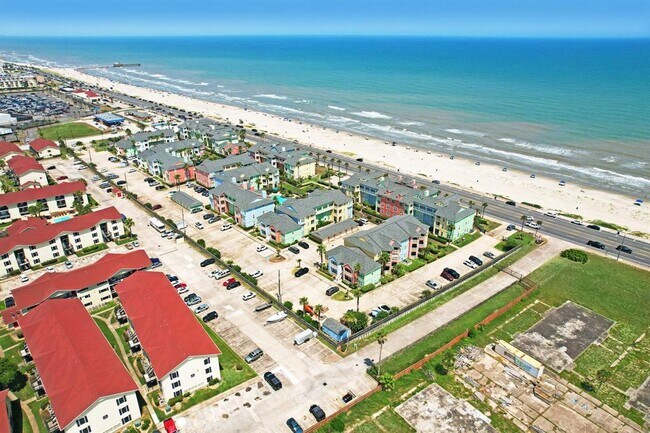 Building Photo - 7000 Seawall Blvd