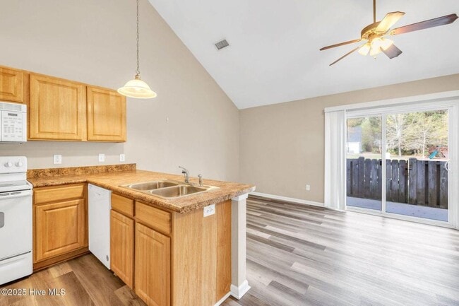 Building Photo - 114 Lincoln Pl Cir