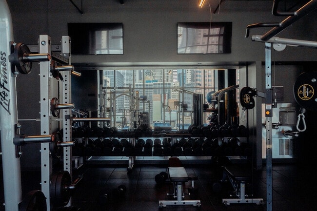 Building Photo - 755 S Clark St