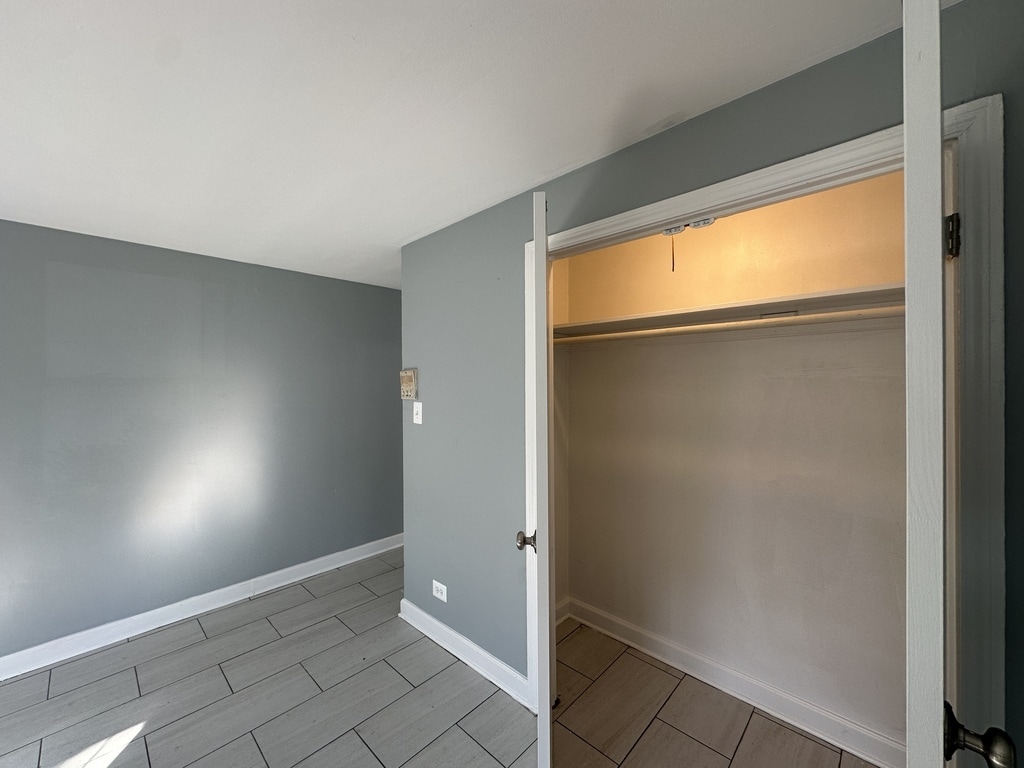 Building Photo - 6719 N California Ave