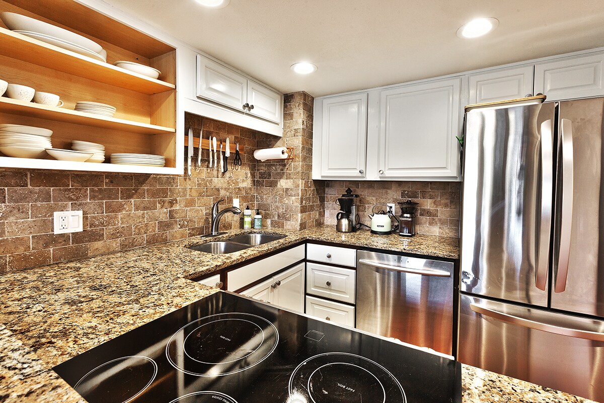 French door fridge included - 36 Racquet Club Dr