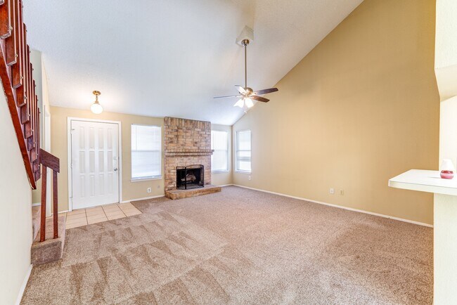 Building Photo - 24206 Landing Way Dr