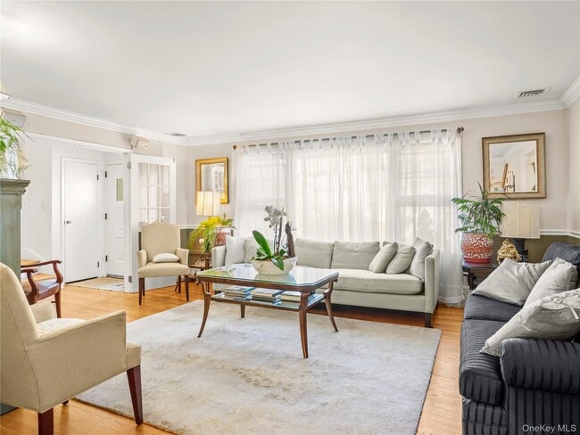 Building Photo - 1035 Shore Acres Dr