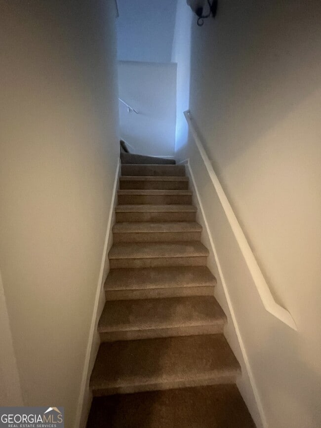 Building Photo - 530 Oxford Ridge