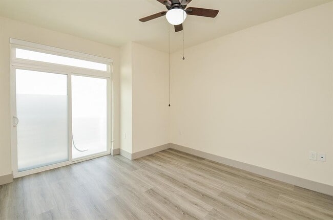 Building Photo - 6955 Turtlewood Dr