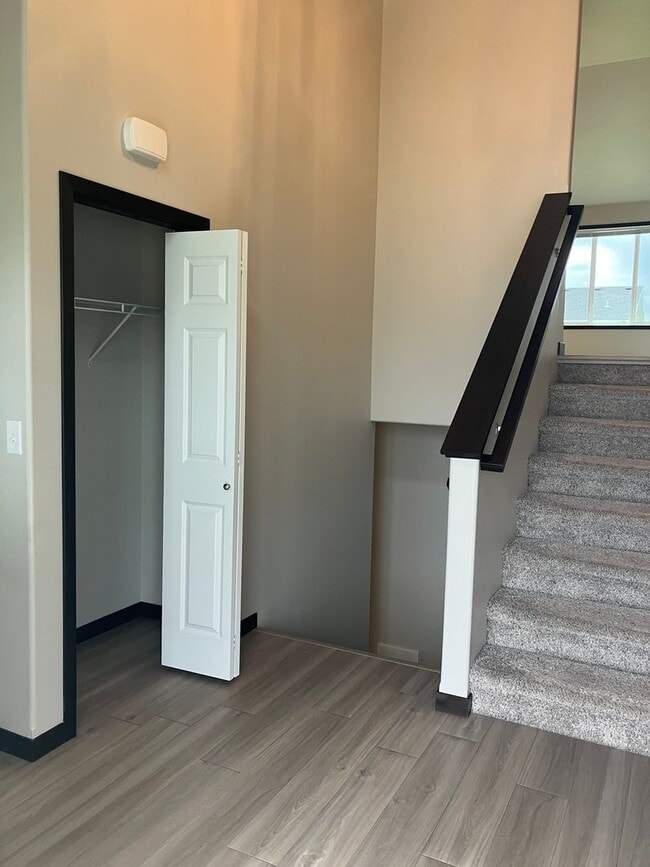 Building Photo - 4 Bed 3 Bath Single Family Home