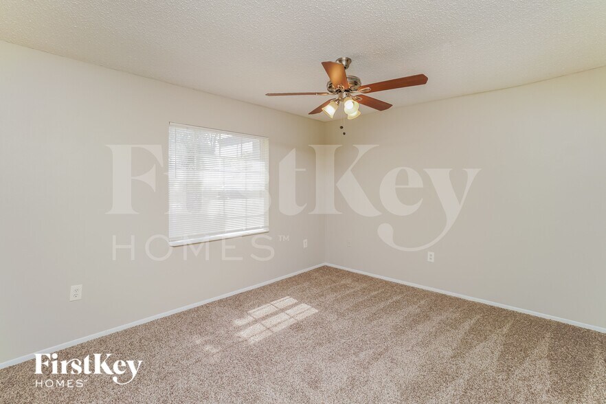 Building Photo - 3753 Willow Wisp Dr N