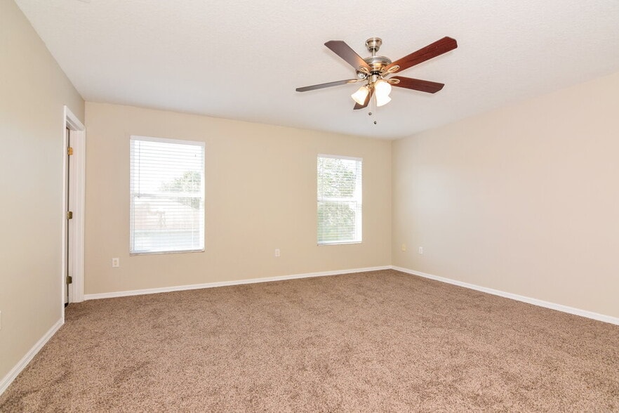 Building Photo - 11813 Mango Groves Blvd