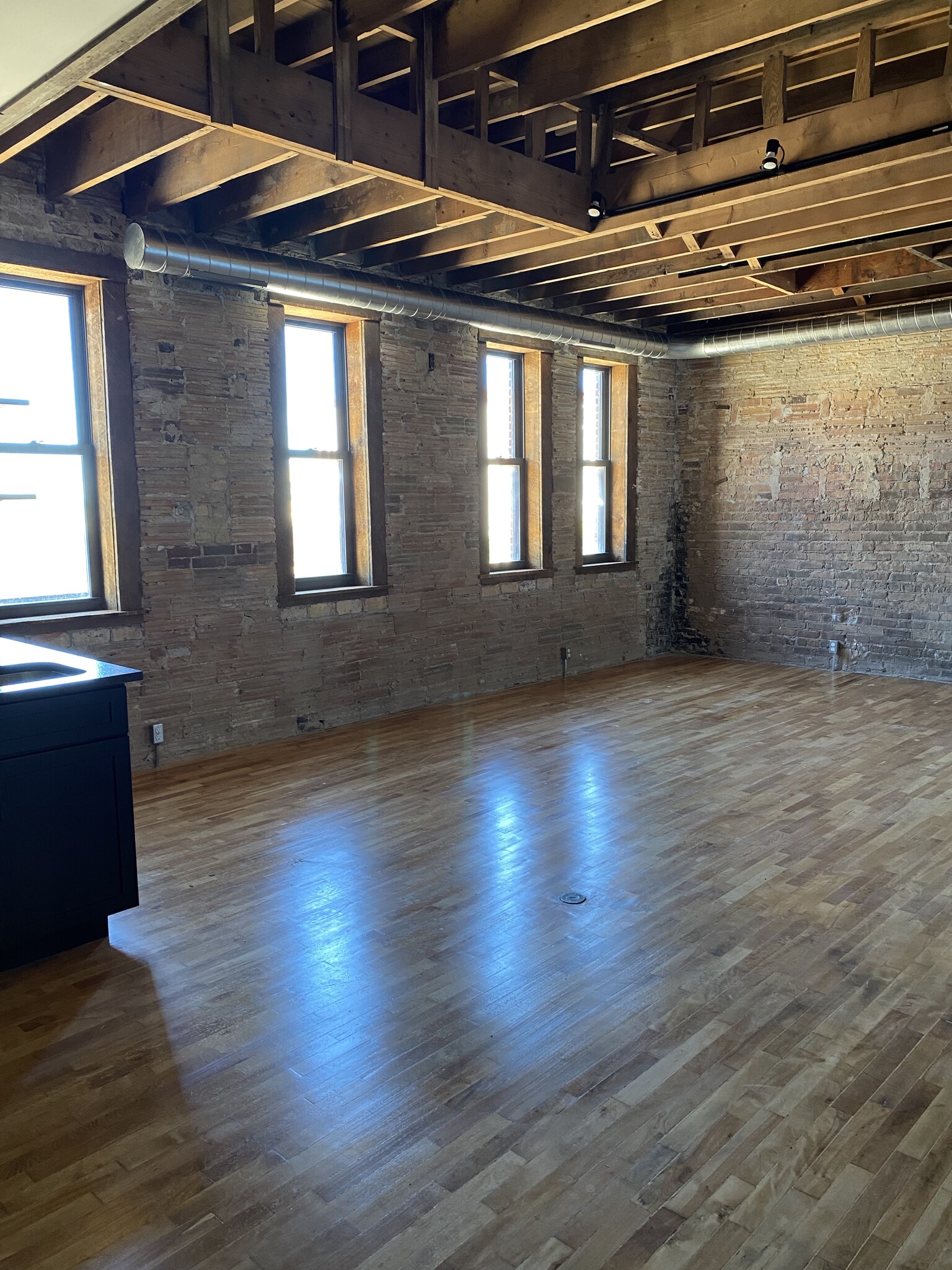 2C Open living/dining - 403 Main St