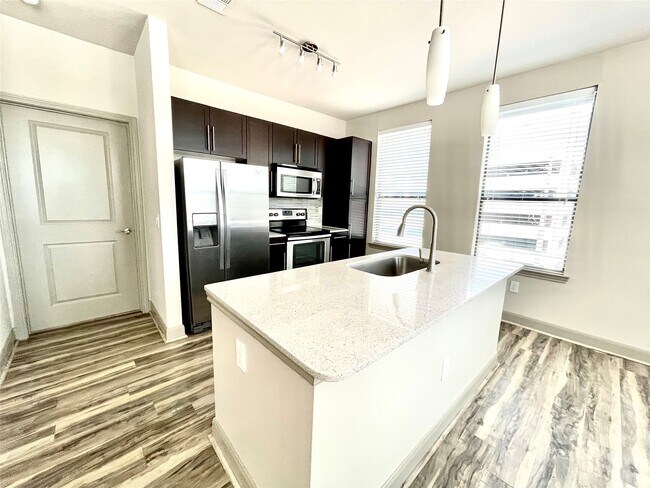 Building Photo - 3788 Richmond Ave.