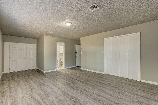 Building Photo - 3 bed 2 bath home in MWC