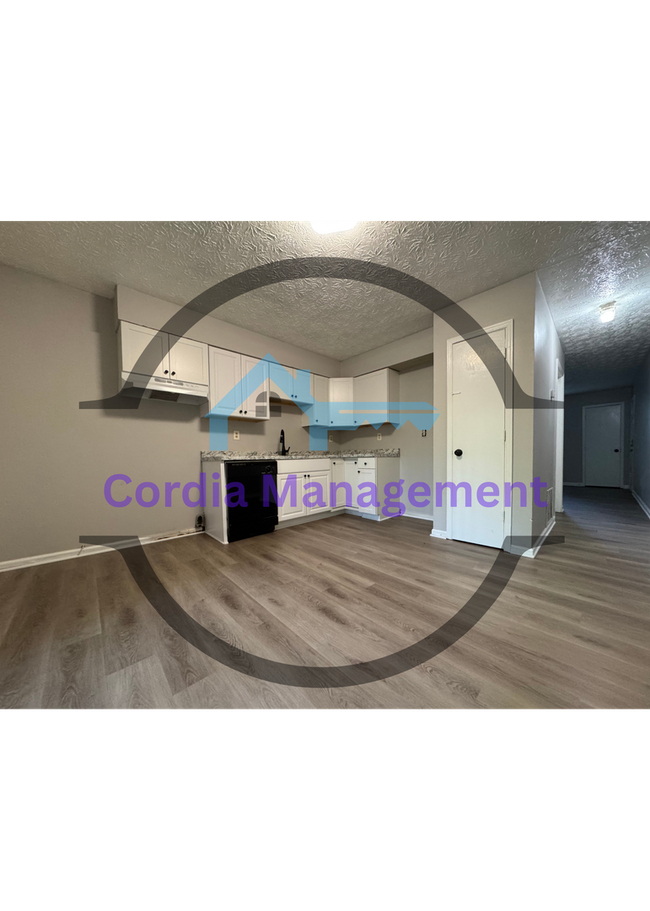 Building Photo - Lovely 3 bedroom 2 Bath with Garden Green Kitchen