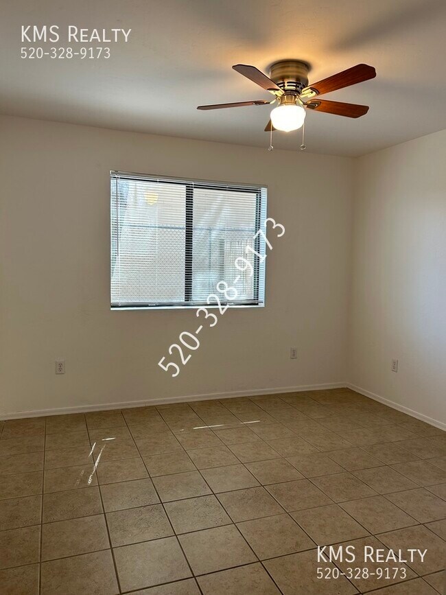 Building Photo - 5126 E Bellevue St