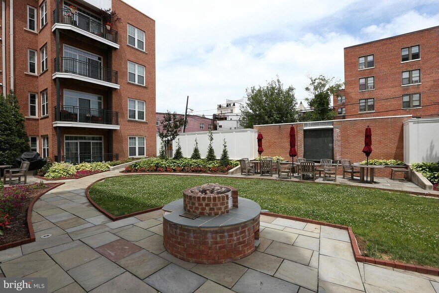 Courtyard - 1451 Belmont St NW