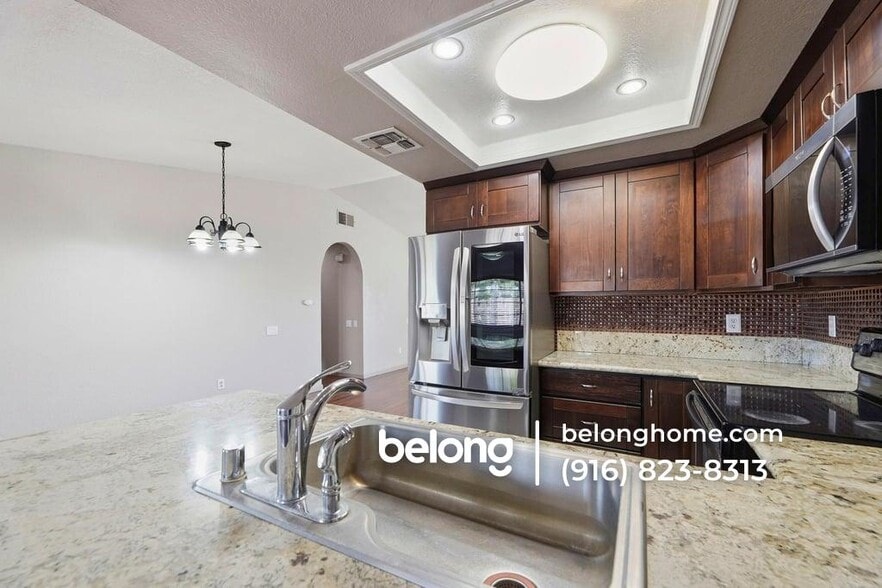 Building Photo - 7137 Reyn Oaks Way