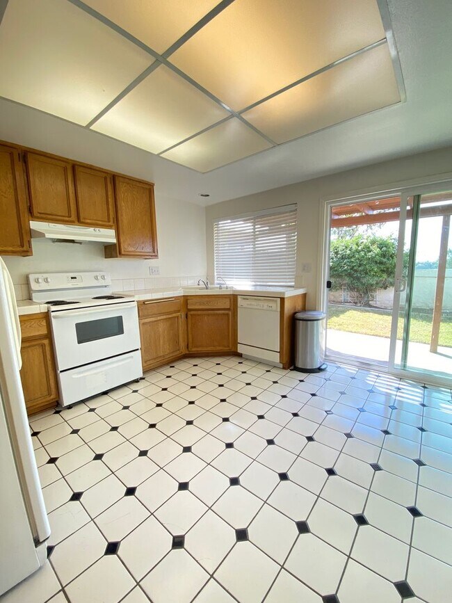 Building Photo - Great family home on a cul-de-sac