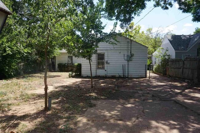 Building Photo - 1630 Speedway Ave