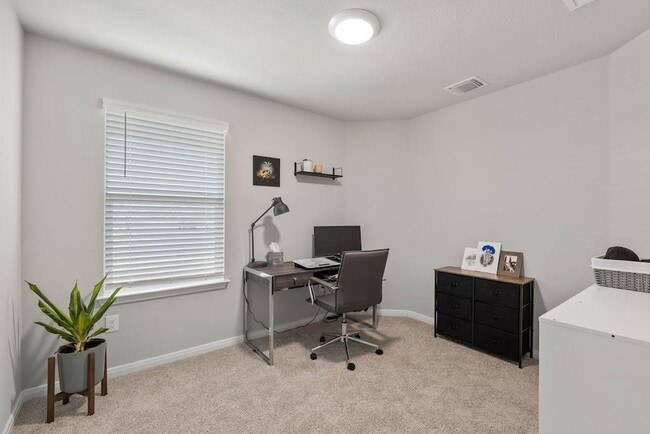 Building Photo - 14013 Heywood Dr