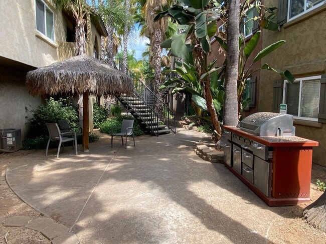 Building Photo - 3 Bedroom Condo