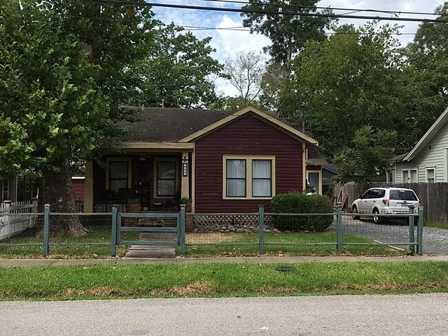 Primary Photo - 2223 Singleton St
