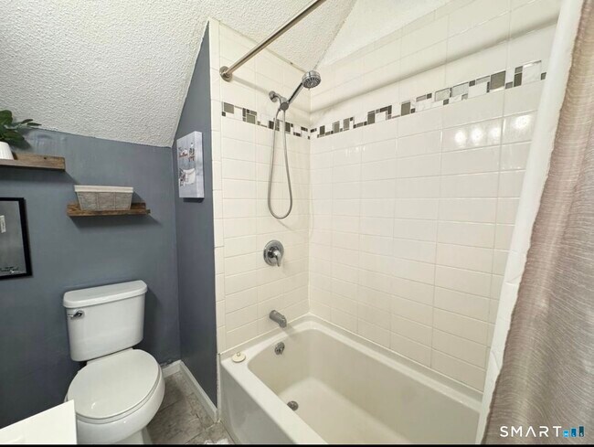 Building Photo - 21 Pond Lily Ave