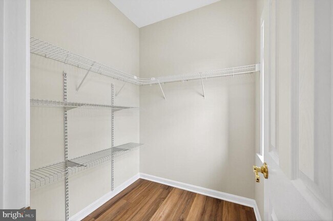 Building Photo - 42071 Pepperbush Pl
